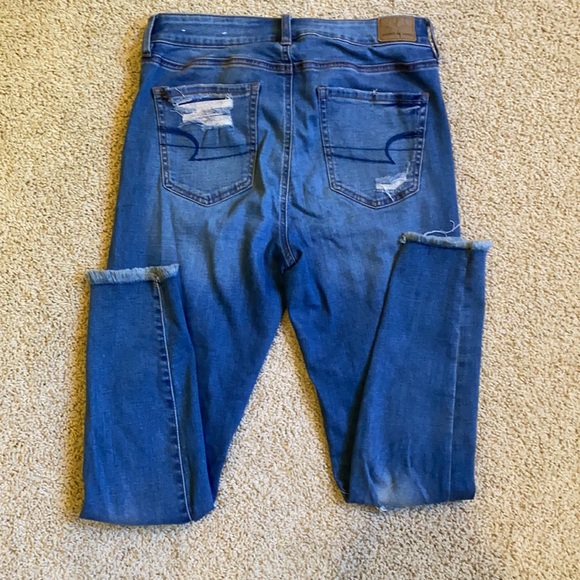 AMERICAN EAGLE WOMEN’S ripped/distressed HI-RISE JEGGING/jeans. Size 10R. - Picture 11 of 14
